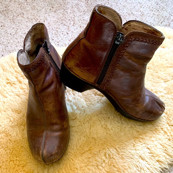 Dansko Shoes - 🐻 SALE: Dansko Booties